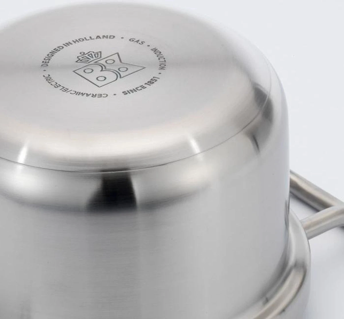BK-Q-Linair Master Glas Kookpan 18 Cm - RVS - Glazen Deksel - Veilig Afgietsysteem - Inductie 3 BK-Q-Linair Master Glas Kookpan 18 Cm - RVS - Glazen Deksel - Veilig Afgietsysteem - Inductie - Afbeelding 3