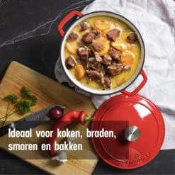 Daumonet Carême Rouge Gietijzeren Braadpan - Sudderpan Kersen Rood - Rond - Ø26 Cm - 4,4 Liter - PFAS & PFOA Vrij - Emaille - Geschikt Voor Alle Warmtebronnen - Elektrisch - Gas - Halogeen - Inductie - Keramisch - Vaatwasserbestendig -Huis Keuken 1200x1200 1086