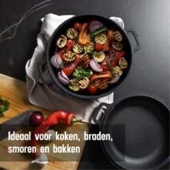 Daumonet Ducasse Gietijzeren Double Use Braadpan - Combi Sudderpan Zwart - 2-in-1 Bak- En Braadpan - PFAS & PFOA Vrij - Rond - Ø 26 Cm - 4,4 Liter - Emaille - Alle Warmtebronnen - Elektrisch - Gas - Halogeen - Inductie - Keramisch -Huis Keuken 1200x1200 1188