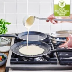 GreenPan Essentials Pannenkoekenpan 24cm - Zwart - Inductie - PFAS-vrij 19 GreenPan Essentials Pannenkoekenpan 24cm - Zwart - Inductie - PFAS-vrij -Huis Keuken 1200x1200 1424