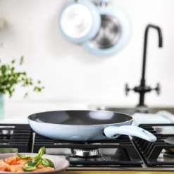 VitaVerde Expert Koekenpannenset Ø 24cm + Ø 28cm - Lichtblauw - Inductie - PFAS-vrij 13 VitaVerde Expert Koekenpannenset Ø 24cm + Ø 28cm - Lichtblauw - Inductie - PFAS-vrij -Huis Keuken 1200x1200 487