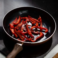 Nuovva Koperen Koekenpan - Keramische Antikleeflaag – Houten Handvat Koekenpan - Ø 24 Cm Inductie - PTFE-vrij -Huis Keuken 1200x1200 563