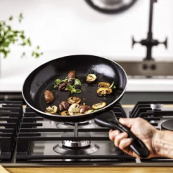 VitaVerde Expert Koekenpannenset Ø 24cm + Ø 28cm - Zwart - Inductie - PFAS-vrij 18 VitaVerde Expert Koekenpannenset Ø 24cm + Ø 28cm - Zwart - Inductie - PFAS-vrij -Huis Keuken 1200x1200 602