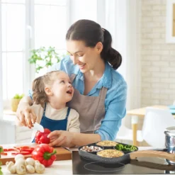 Professionele Koekenpan - Inductie - Voor Eieren / Pannekoeken / Hamburgers - Bakpan - Pan Voor 4 Eieren - Crepe Maker - Pannenkoekenmaker - Braadpan - Anti Aanbaklaag -Huis Keuken 1200x1200 701
