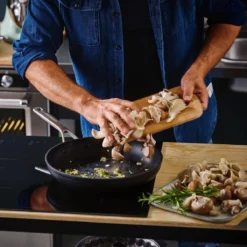 KitchenAid Hard Geanodiseerd Aluminium Koekenpannenset ø20+24+28cm - Zwart - Inductie -Huis Keuken 1200x1200 786