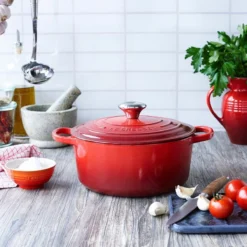 Le Creuset Gietijzeren Braadpan - 26cm 5,3 L - Kersenrood -Huis Keuken 1200x1200 999