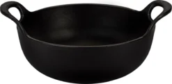 Le Creuset Wokpan / Balti Dish - Mat Zwart - ø 24 Cm / 2.7 Liter - Geëmailleerde Anti-aanbaklaag