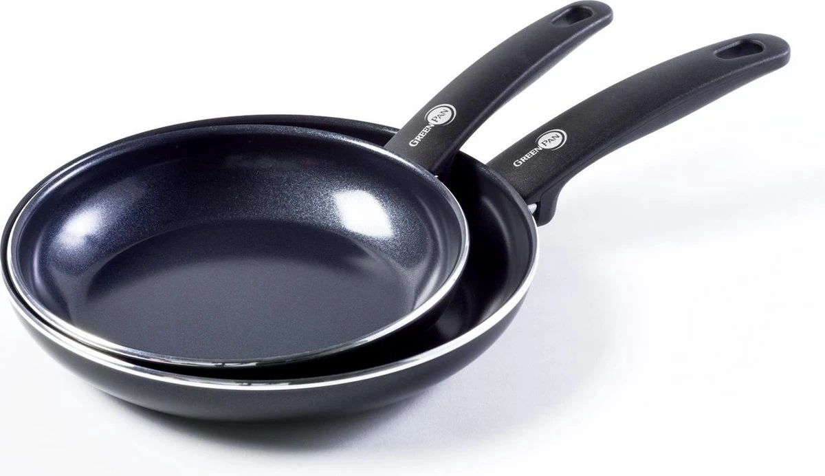 GreenPan Cambridge Koekenpannenset Ø 20cm + Ø 28cm - Zwart - Inductie - PFAS-vrij 1 GreenPan Cambridge Koekenpannenset Ø 20cm + Ø 28cm - Zwart - Inductie - PFAS-vrij