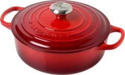Le Creuset - Gietijzeren - Lage Braadpan - 24cm - Kersenrood -Huis Keuken 1200x719 1