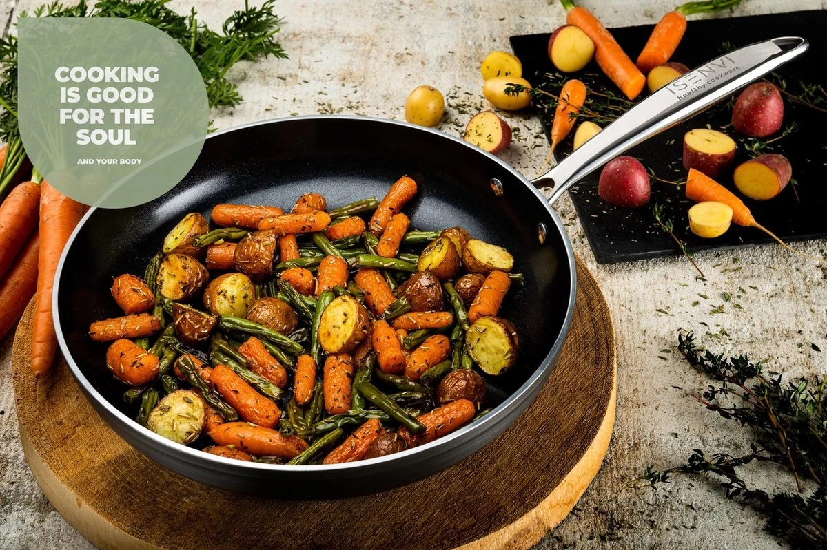 ISENVI Victoria Forged Keramische Koekenpan 24 CM - RVS Greep 5 ISENVI Victoria Forged Keramische Koekenpan 24 CM - RVS Greep - Afbeelding 5