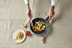 Demeyere Alu Cosi 3 Koekenpan - Ceraforce - 24 Cm - PTFE-vrij 9 Demeyere Alu Cosi 3 Koekenpan - Ceraforce - 24 Cm - PTFE-vrij -Huis Keuken 1200x800 141