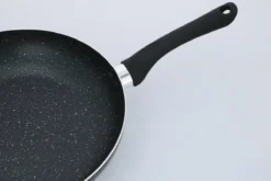 Alpina Koekenpan Ø28cm - Alle Warmtebronnen, Ook Inductie - Anti-aanbak - Gemarmerd - Zwart -Huis Keuken 1200x800 203