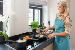 Sola Braadpan Fair Cooking - Ø 28 Cm - Zwart/wit - Aluminium - Antiaanbaklaag -Huis Keuken 1200x801 14