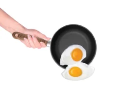 Nuovva Koperen Koekenpan - Keramische Antikleeflaag – Houten Handvat Koekenpan - Ø 24 Cm Inductie - PTFE-vrij -Huis Keuken 1200x870 5