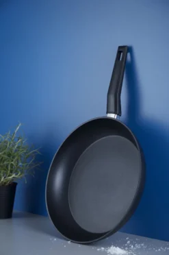 DAY Koekenpan - Ø32CM - Dubbele Antiaanbaklaag 9 DAY Koekenpan - Ø32CM - Dubbele Antiaanbaklaag -Huis Keuken 797x1200